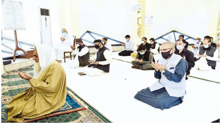 Nawaiwaqt_'s tweet photo. ایوان صدر کی جامع مسجد سے نماز جمعہ اور خطبہ براہ راست نشر کیا گیا
https://t.co/Idx3t6QPAa
#AwanESadar #Friday #ArifAlvi #LiveTransmission
@MoIB_Official @GovtofPakistan @ArifAlvi https://t.co/zN7V1yCECi