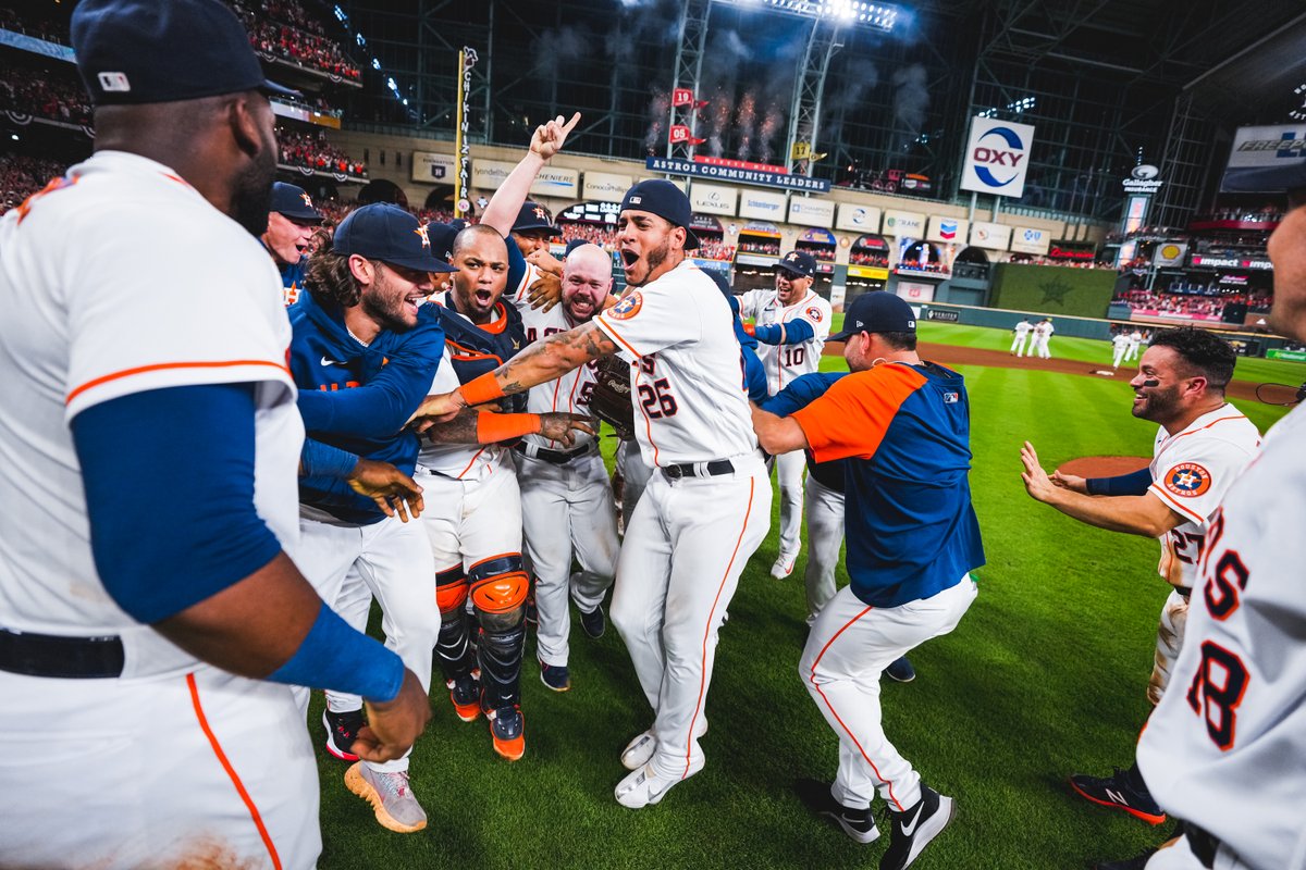 astros tweet picture