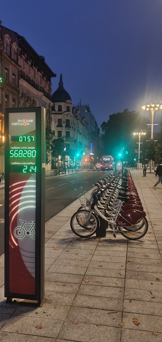 Ce matin départ 💯km #PasOuf Toulouse à Carcassonne 🚴🏼‍♀️ depuis <a href="/LaMaisonduVelo/">La Maison du Vélo</a> et <a href="/TotemMatabiau/">Totem Matabiau</a>. Hâte de retrouver 🚴🏼‍♀️ <a href="/CarcaVelo/">Carca Vélo</a> et  🚴<a href="/cyclinks/">Cycling Links</a> . Et dimanche on espère voir @larouequitourne 🚴🏼‍♀️🚴🏾‍♀️et @velocitenarbonn 🚴🏼‍♂️. #RencontreàCarcassonne. 🚴🏼‍♂️🚴🏼‍♀️🚴 <a href="/MolletsC/">Mollets Cassoulet</a> <a href="/2Pieds2Roues/">2️⃣Pieds 2️⃣ Roues Toulouse 🚶‍♀️🚴‍♀️🛴</a>