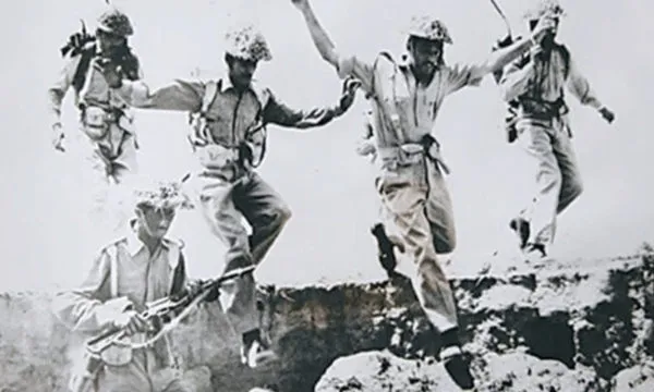 RadioChinar's tweet photo. Because of Brig Rajinder Singh, the raiders were still to enter Srinagar &amp; ‘Operation Gulmarg’ was stalled by three days
#BlackDayForKashmir 
#PakButchersofKashmir
#SavioursofKashmir47
#BudgamLanding 
@OfficeOfLGJandK 
@HistoryIndian 
@RareHistorical 
@Tiny_Dhillon 
@kakar_harsha https://t.co/VM23fyiu7w
