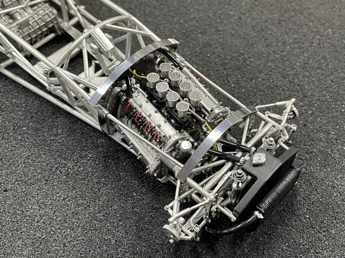 modeler_takuya's tweet photo. 〜Lancia ferrari D50〜
やっとエンジン組み上がりました😉
細かい作業でしたが、やっぱプラでは味わえぬ達成感がたまらん😆
#カーモデル #モデルファクトリーヒロ #ホビースペース36 #MFH #ferrarid50 #120scale #Lanciaferrarid50 #ModelFactoryHiro #hobbyspace36 https://t.co/meFf5AkufI
