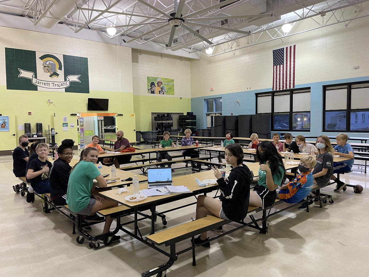 Thank you ⁦<a href="/OttsPasta/">OttsPasta</a>⁩ for preparing some delicious pasta for the ⁦<a href="/JarrettTrojans/">Jarrett Trojans</a>⁩   Cross Country Team.  We are fueled up and ready to run tomorrow in the Middle School XC Championships at the Lucas Oil Speedway!