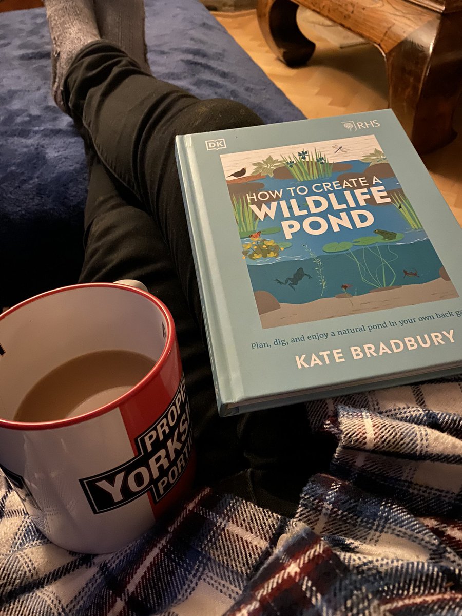 wispygardener's tweet photo. Early start for me. Going to finish this brilliant book by @Kate_Bradbury. Love its practicality and planting advice 🙌. ( thanks to LP for tweeting the idea) https://t.co/w8gQZtTcEP
