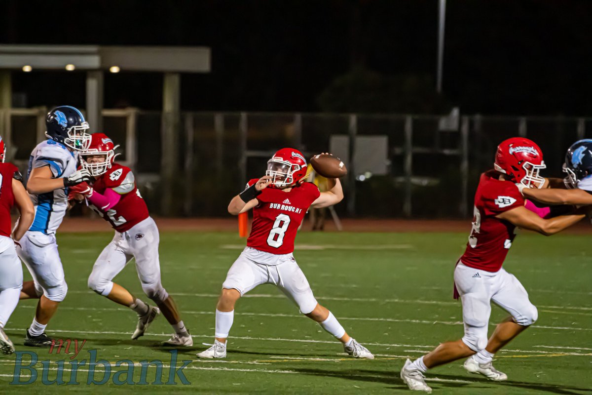 myBurbankSports's tweet photo. Burroughs Football Shut Out by Muir - Burroughs will play Burbank in the Big Game next Friday at Memorial Field.  #AngeloToscano #BurroughsFootball #CharlesBennett #DevanCogshell #JachaiPulley #JonEnglish #MahkiClark #NateHowlandChinna #WesleyEkpo

https://t.co/FTOGhSDtK9 https://t.co/idk9Cq6Gqu