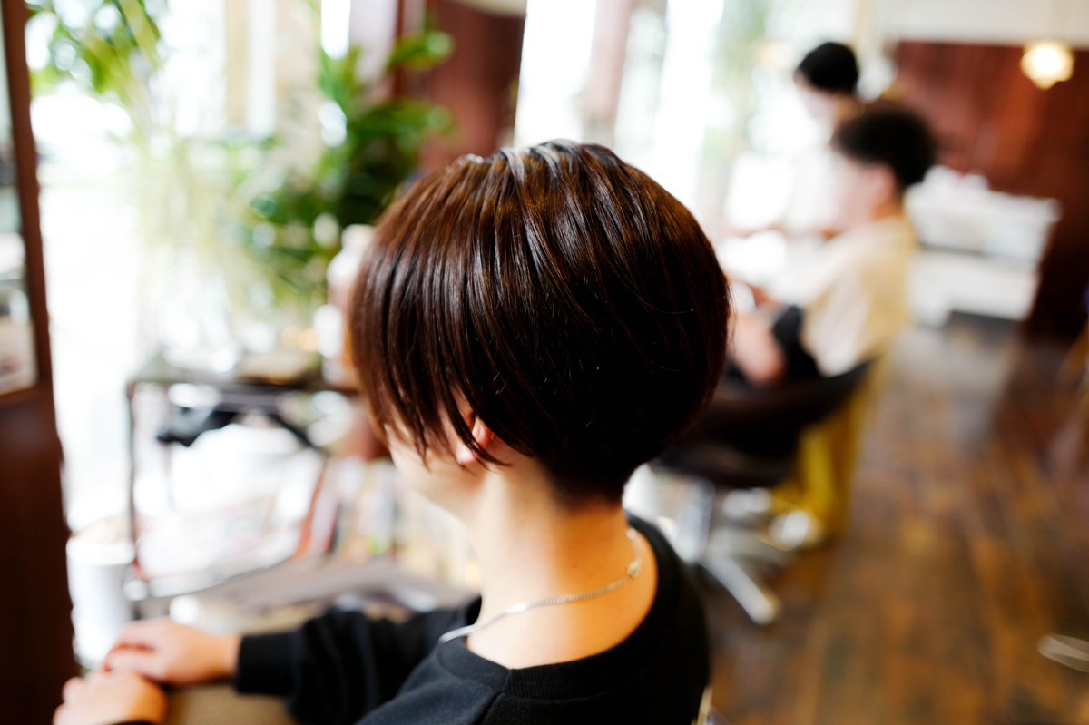 LPUIAS's tweet photo. 2セクションショート✂︎
クセが気にならなくなる大人気の2セクションヘアー。
白髪もしっかりエドルカラーでナチュラルに中明度🌈
 #2セクションカット  #ボブ #無毒化カラー #無毒化 #パーマ #大人ショート #edolカラー #ショート女子 https://t.co/EcNfDbctJi