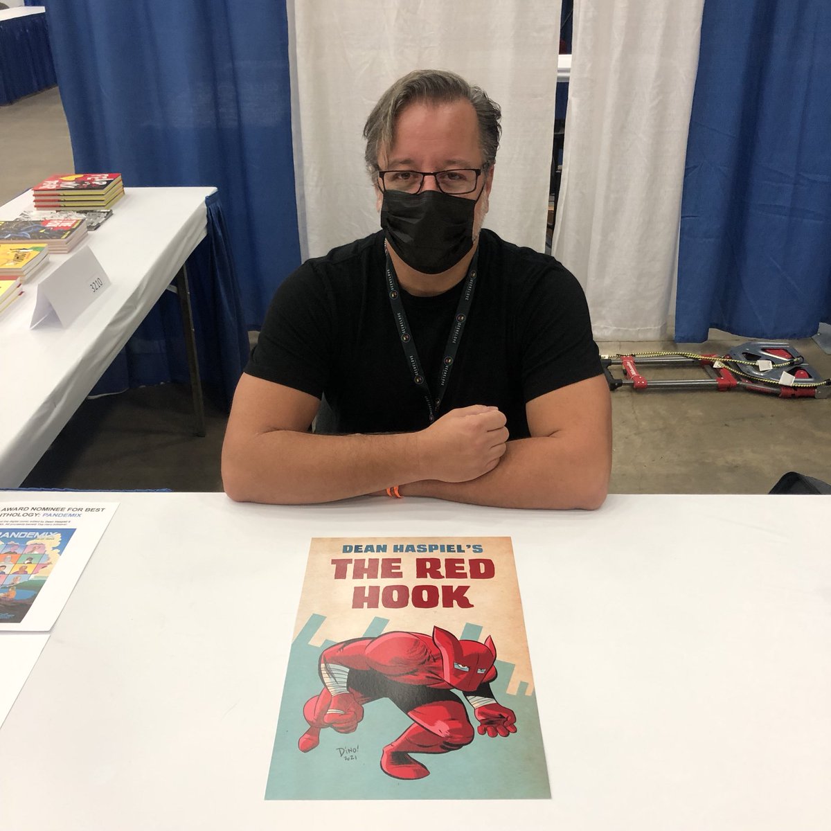 deanhaspiel's tweet photo. Friday at @baltimorecomics #theredhook #thefox @webtoonofficial @ArchieComics https://t.co/0uCEIUQNQB