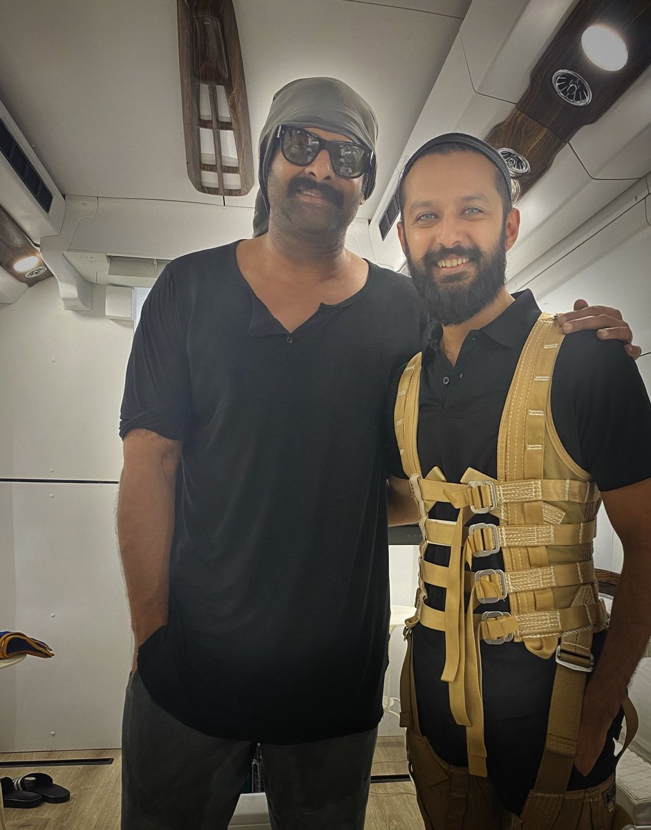 shethvatsal's tweet photo. Happy Birthday Prabhas Sir 🎂🥳 …one of the finest actors and the kindest human beings I have worked with…Its a privilege to work with you on Adipurush 🙌🏼
#Prabhas #PrabhasBirthday #Adipurush https://t.co/KijSNDKlmn