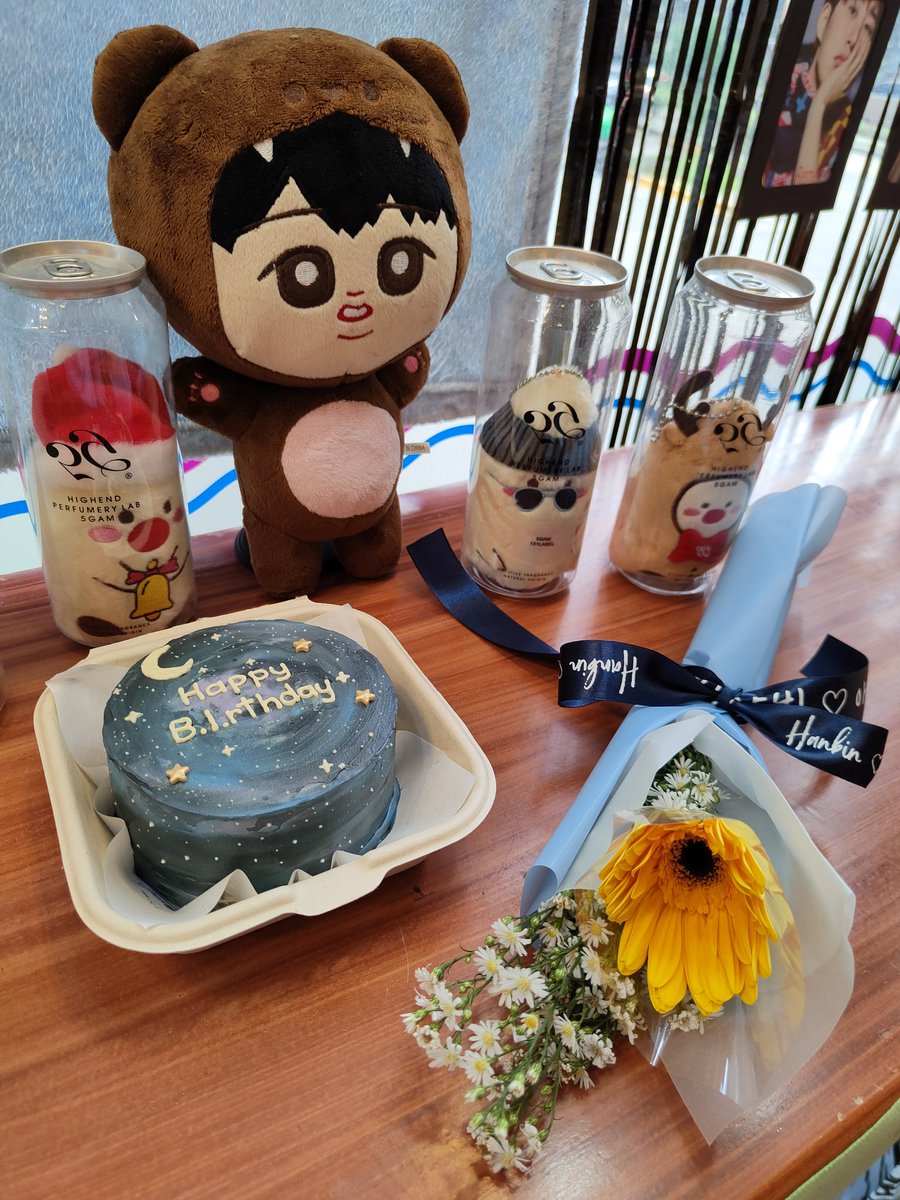 YGA_daisuki's tweet photo. ♥️ CSE with @iKONPHCEBU
B.I HAPPY BIRTHDAY
#HitmakerHanbinDay
#김한빈호_탑승완_생일축하해
@shxx131bi131 https://t.co/E8quOzzxIM