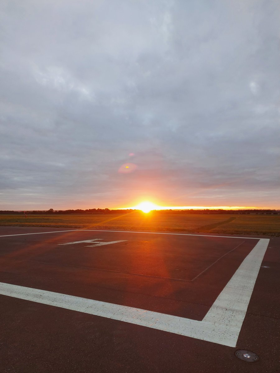 ncky_ux's tweet photo. Good morning from the Anglia2 Crew!

@EastAngliAirAmb 
#helipadsunrise https://t.co/eQFCm5qbGY