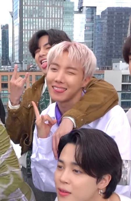 hourly j-hope tweet media