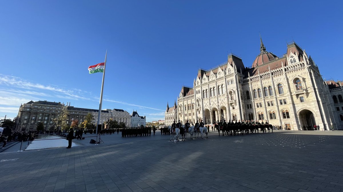 🇭🇺 Where heroes are not forgotten, there will always be new ones. Today we commemorate the heroes of the 1956 Revolution.