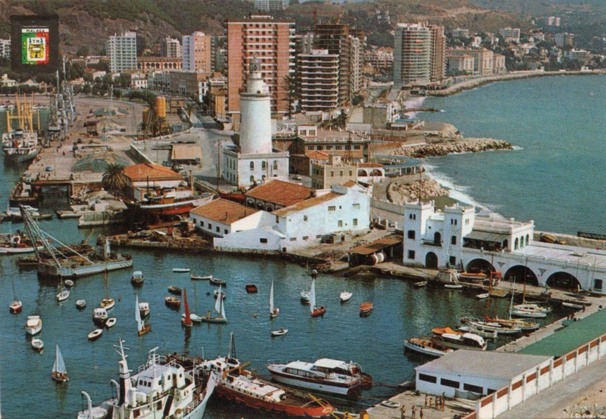 Malaga_AyerYHoy's tweet photo. #Málaga. Vista del Paseo de la Farola y Malagueta. https://t.co/gSidL7lKNh