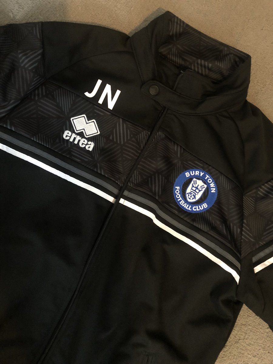 carlnew1979's tweet photo. Thanks to @C6Bikes for there continued support of @BuryTownYouth Rams U14’s with new tracksuit tops. We really appreciate the 3 years of sponsorship that you have provided. @BuryTownFC #youthfootball https://t.co/njFF4LJUD5