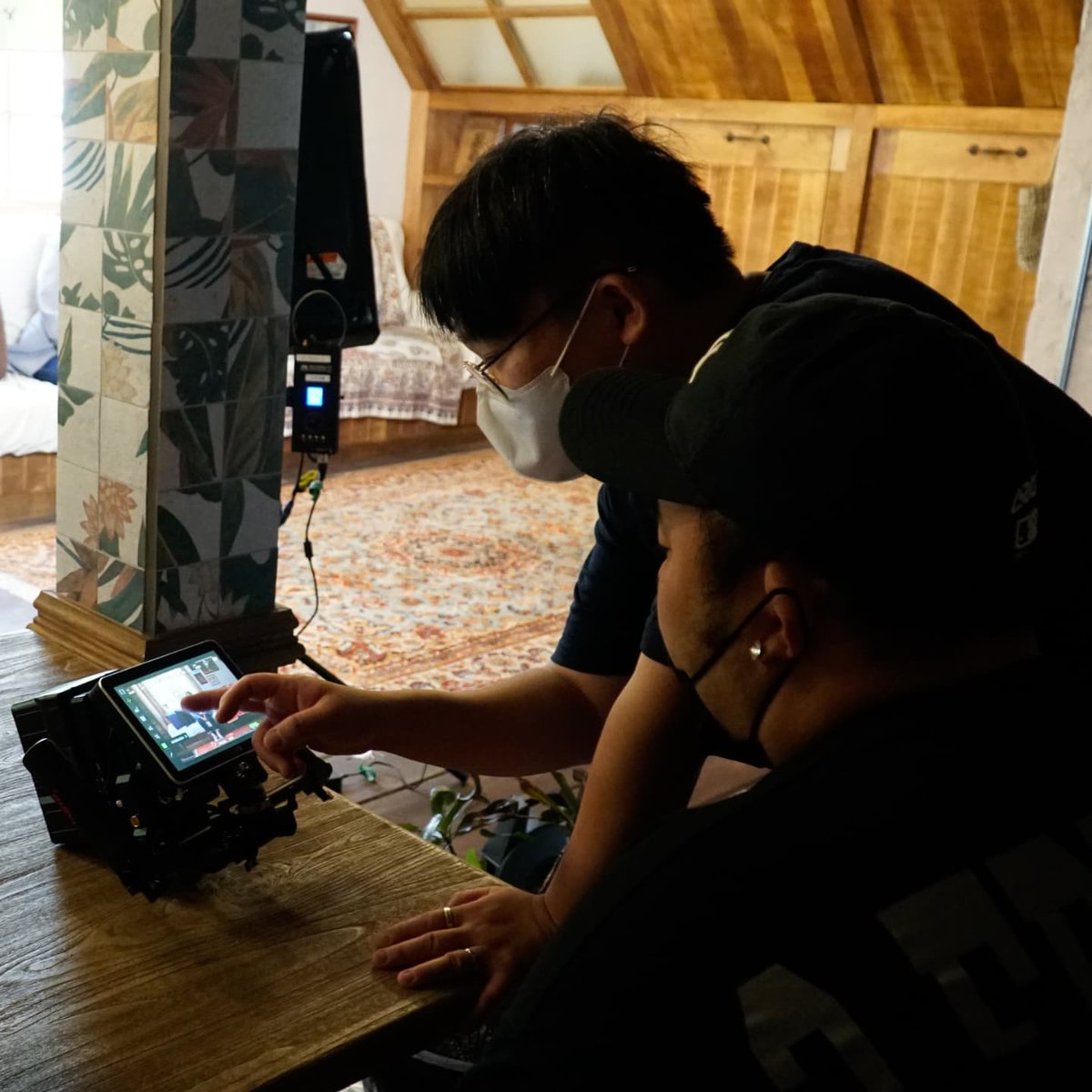 015BOfficial's tweet photo. 이번 신곡 'Elena Coda (Feat. 일레인) - 015B' 뮤직비디오는 JSPDE PRODUCTION에서 큰 도움 주셨습니다.
특히 멋진 작품을 위해 수고해주신 우리 케이준 @gettheride 감독님께 감사의 말씀을 전합니다.
#NewEdition34 #ElenaCoda #피처링 #일레인 #Elaine #JSPDE #장수풍뎅이 #케이준 #KJUN https://t.co/xnfg82WoKU