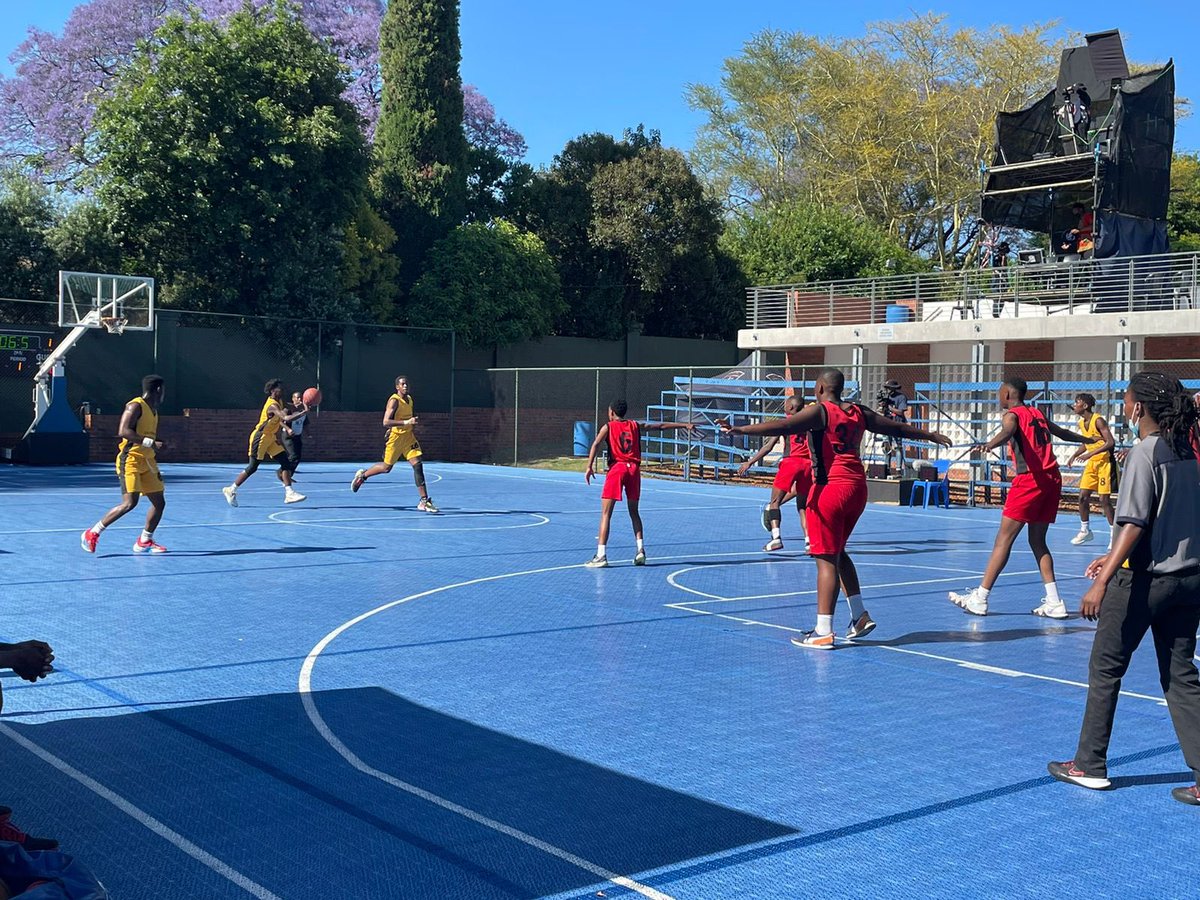 InandaSpirit's tweet photo. Day 3 and the sun is out for the @StDavids_Marist #InandaHoopsClassicChallenge
Watch live on @ss_schools as the boys head towards the semis.
Wishing all the teams a great day of #basketball #sportsmanship #friendship 🏀🏀🏀 https://t.co/QBF04GZjIY