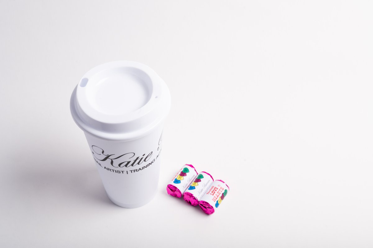 KatieBNails's tweet image. Sweets aren&apos;t just for Halloween, we treat our customers all year round. 

#katiebarnestoolrange #nailtools #customercare