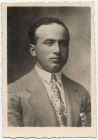 ANPIRomaPosti's tweet photo. #CesareCavara, colono, dopo l'#8sett43 militò nella 62a brigata #CamicieRosseGaribaldi e operò sull'Appennino tosco-emiliano. Catturato, venne fucilato dai nazifascisti il #25ottobre 1944 a #Querceto (#Pianoro).Aveva 39 anni. https://t.co/qVn8UPIkci