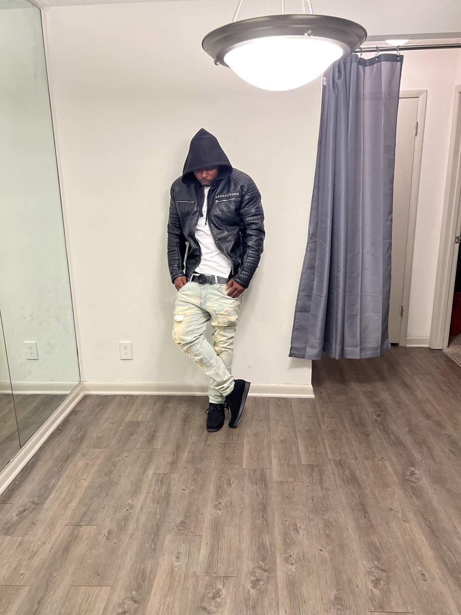 djames813's tweet image. I be doing me