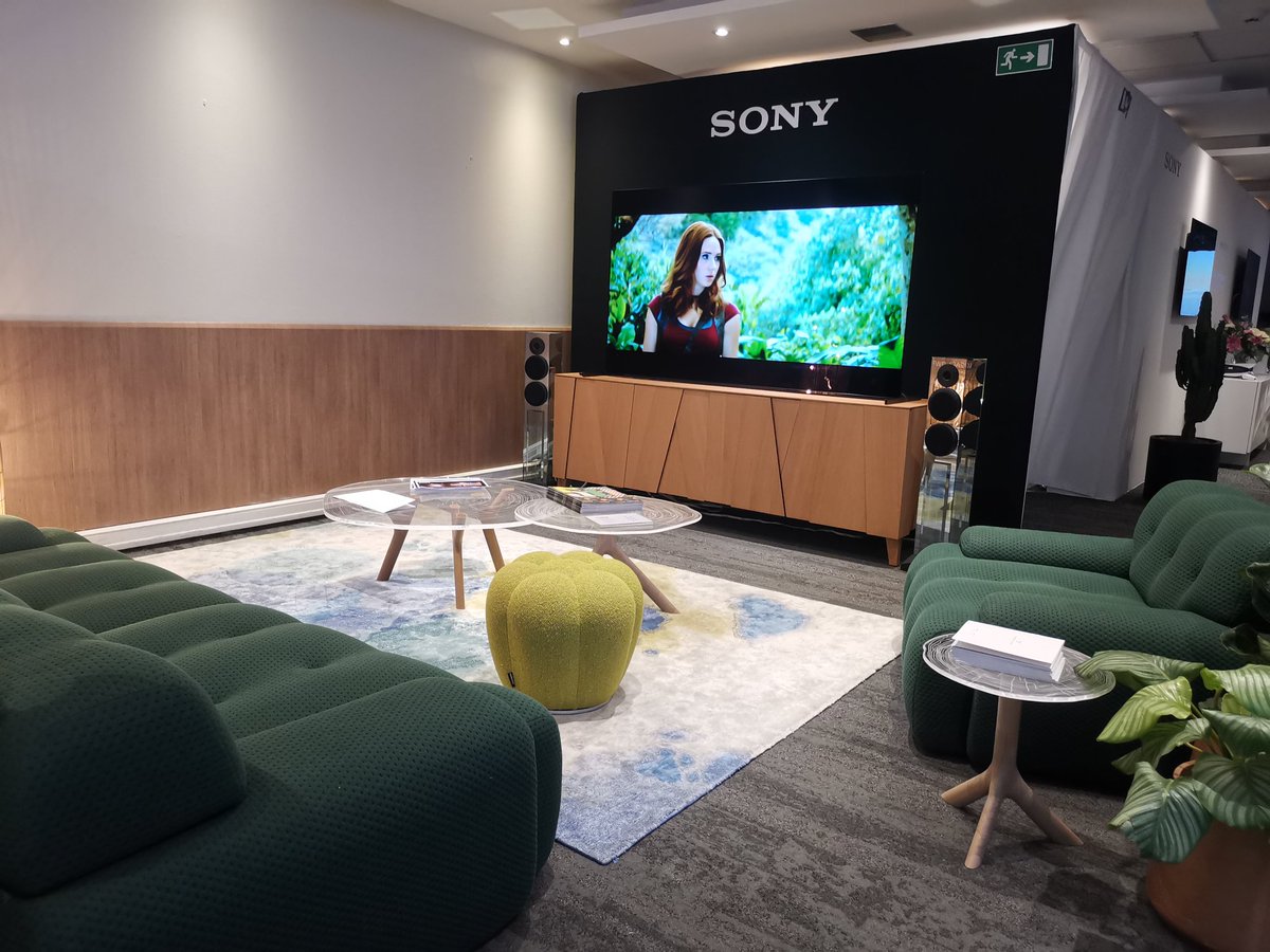 LifeandStyle_fr's tweet photo. Rdv ce week-end au @ParisAVshow, le salon #hifi et #homecinema afin de découvrir les dernières nouveautés 🎧📺 https://t.co/E8LEQKGV8Q