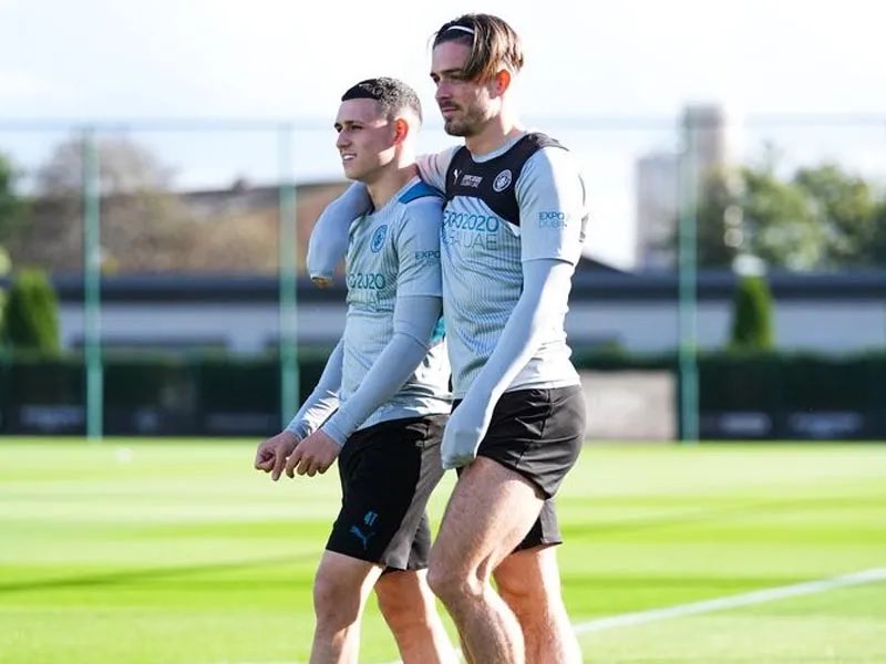 secretshirtco's tweet photo. If Foden or Grealish score ANYTIME vs  Brighton today we’ll giveaway a https://t.co/0dDyzv85B2 box 📦

To enter 👇

🔄 Retweet this tweet
🤝 Follow us

Good luck! https://t.co/y4LpUiZNxz