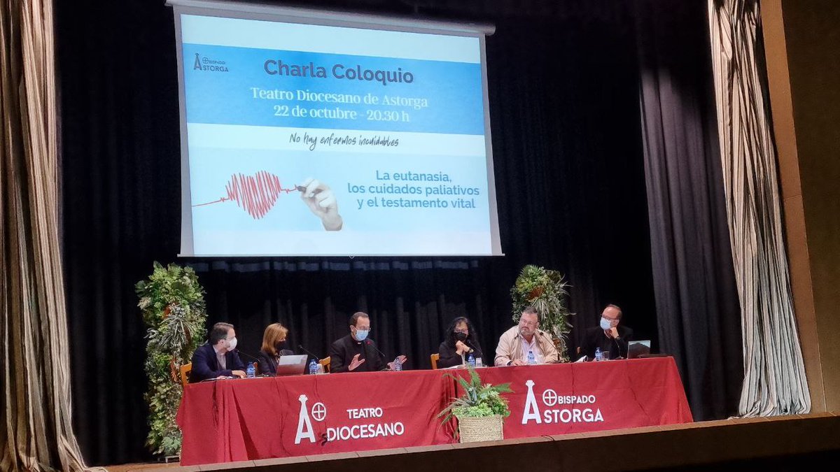 FamyvidaAstorga's tweet photo. La charla-coloquio sobre eutanasia, cuidados paliativos y testamento vital reunió en #Astorga a especialistas que explicaron desde sus respectivos ámbitos aspectos legales, médicos, psicológicos, morales y éticos de esta controvertida ley. Gracias tanto a ellos como al público https://t.co/cHCMc9FyzW