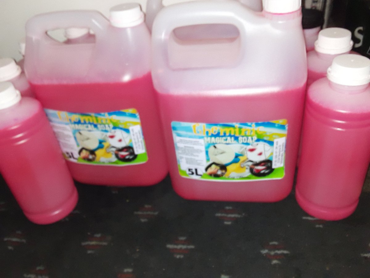 Onicamav's tweet photo. We manufacture strong cleaning detergents Pine gel, Degreaser, Tile Cleaner, Multipurpose cleaner, Thick Bleach, Car shampoo, Dishwasher. Situated in Johannesburg and #Venda #DJSBU https://t.co/HpXu07KSkc