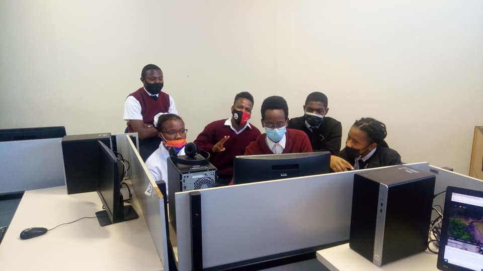 Akinnaija's tweet image. These youngsters are coding and hoping to outdo one another. @PwC_Namibia @nampowernamibia @NUST_Namibia @NUST_Namibia @_nustfci @Chris_Chitate @ssh_paul @JustShingapi @nashandin @Naka_DSI #NUSTcodingcompetetion #Programming