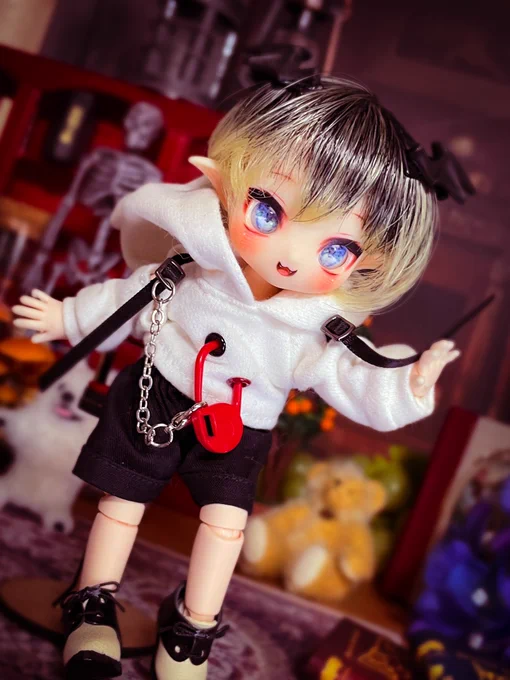 こちらは久々のlarimerヘッドくん吊り目がちな大きな瞳と、いたずらっ子なにゃんこ笑みにしてみました(*'꒳`*)DENKAくんと同時刻に追加予定です〜#まめるり亭 