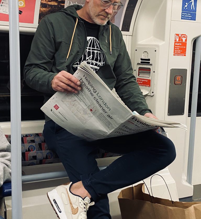 SauceandBrown's tweet photo. Sauce & Brown in London Town.
Down in the Tube Station at Midday.
Not from London, but we do love the smoke.
https://t.co/R90LqYzJo1
#London #Underground #independent #cheapmodel https://t.co/uYAS559vhM