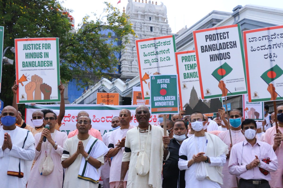 KCSociety_India's tweet photo. Huge Peaceful Kirtan Protest by @ISKCONBangalore devotees 
#SaveBangladeshiHindus https://t.co/yQg2Q5kTG8