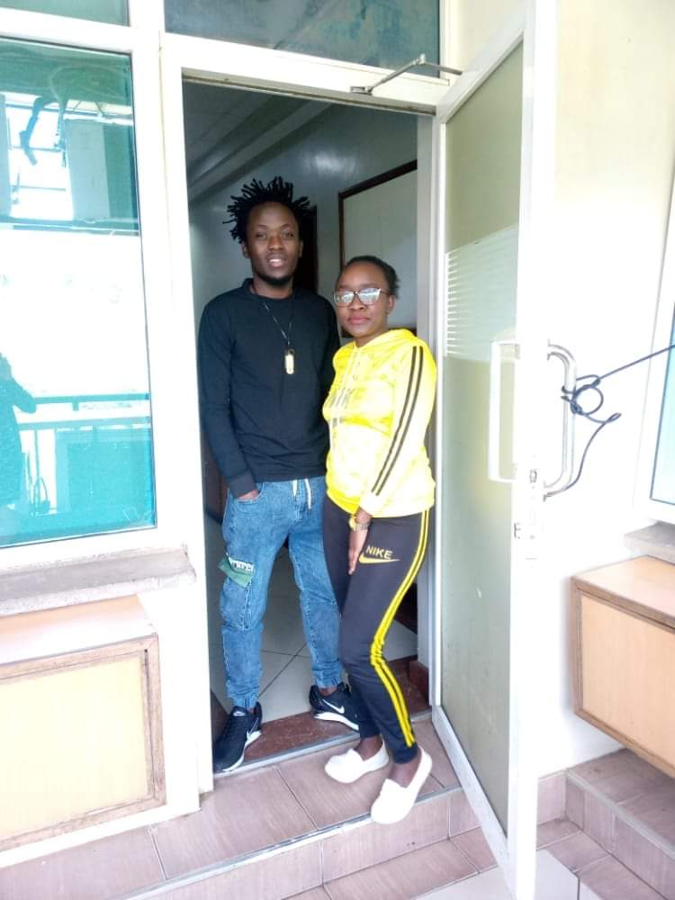 MeruFmOfficial's tweet photo. #jiperaha show 11_3pm .inakuaje?unaskiza ukiwa wapi ?request yako leo ni gani?salimia wawili waingie ndani. https://t.co/hU1aDkyFv5