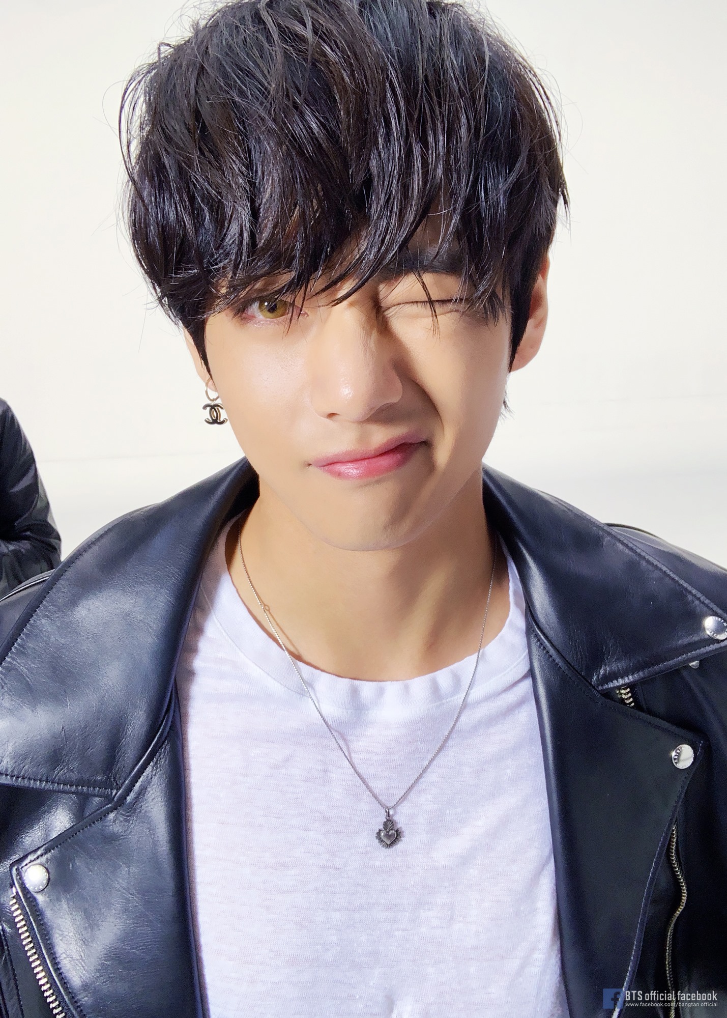 Bts v deals leather jacket