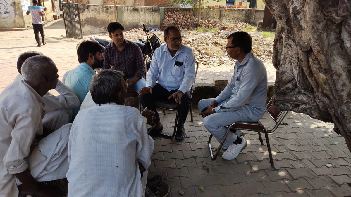 आज विकास खंड सदर के विद्यालयों के अध्यापकों द्वारा संचारी रोग की रोकथाम के लिए डोर टू डोर अभियान चलाया गया और ग्रामवासियों को इसके बारे में जागरूक किया गया। <a href="/DmMuzaffarnagar/">DM MUZAFFARNAGAR</a> <a href="/bsa_mzn/">SVEEP MUZAFFARNAGAR</a> <a href="/CDOMuzaf/">CDO Muzaffarnagar</a> <a href="/cmo_mzn/">CMO MUZAFFARNAGAR</a>