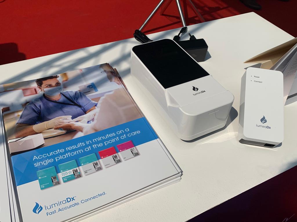 JoistonPereira's tweet photo. @LumiraDx 🇬🇧 showcasing their next-gen microfludics point-of-care diagnostics platform for rapid, accurate, high sensitive &amp; cost-effecient #COVID19 antigen testing approved by @CDSCO_INDIA_INF for use in 🇮🇳. 

@tradegovukIND @UKinIndia @UKinMumbai @Ednadsouza2
#CSG21 @HMSQNLZ 🛳️ https://t.co/KpX55HbAUg