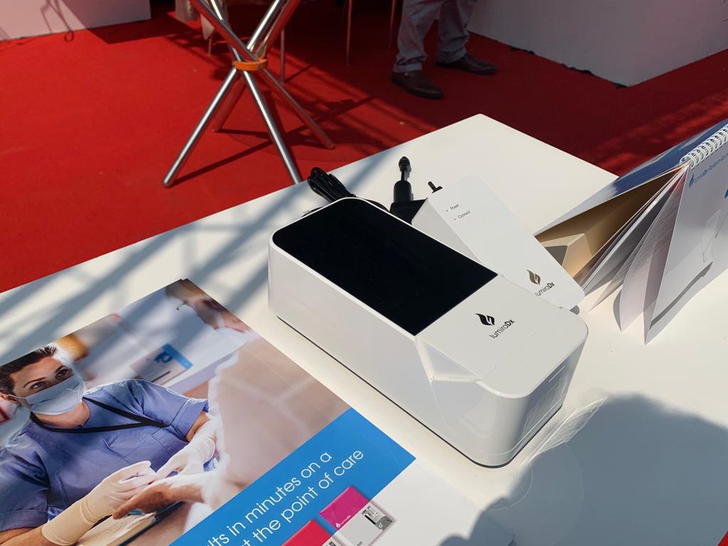JoistonPereira's tweet photo. @LumiraDx 🇬🇧 showcasing their next-gen microfludics point-of-care diagnostics platform for rapid, accurate, high sensitive &amp; cost-effecient #COVID19 antigen testing approved by @CDSCO_INDIA_INF for use in 🇮🇳. 

@tradegovukIND @UKinIndia @UKinMumbai @Ednadsouza2
#CSG21 @HMSQNLZ 🛳️ https://t.co/KpX55HbAUg