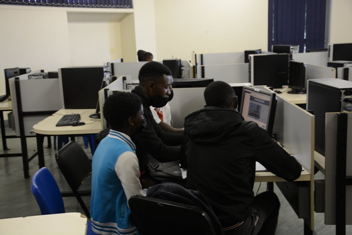 _nustfci's tweet image. More pics from the 6th NUST Annual Programming Competition that is still underway at NUST Main Campus
@That_Red_Pirate and @ssh_paul