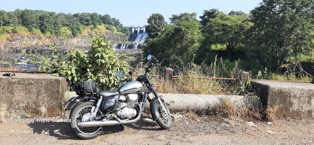 multiknack's tweet photo. You decide to go for a ride. You don't determine your destination... You go to murbad and remember the beautiful road to Barvi Dam that you had taken once. You travel all along, explore some new roads and what you experience is a lovely ride!!! https://t.co/bmjODAtegI