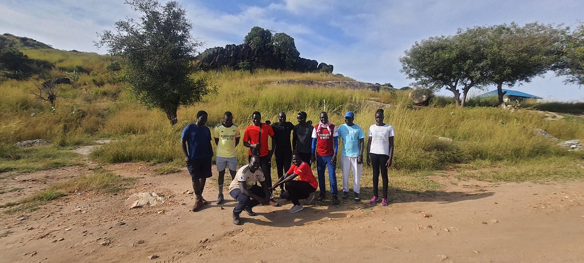 maalmaker's tweet photo. Everyone wants to live on top of the mountain, but all the happiness and growth occurs while you are climbing it.
#strategicgoalsetting #MySouthSudan #respect #MMT
#JubaHikingandBikingClub2021
@isaactkam @JohnAgou @debrama2013 @Demaxy2 @athethei2 https://t.co/qBy15D4uaw