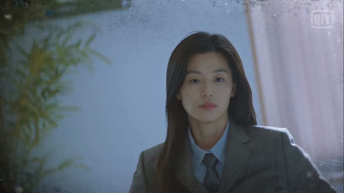 iconickdramas's tweet photo. 1st episode in and #Jirisan already set the bar too high! It's so amazing how they introduced the characters and plot in the first episode 🔥

Jun Jihyun is really a queen and I super love the cinematography. I'm looking forward to the next episode! #JirisanEp1 https://t.co/wg8H01g5Cf