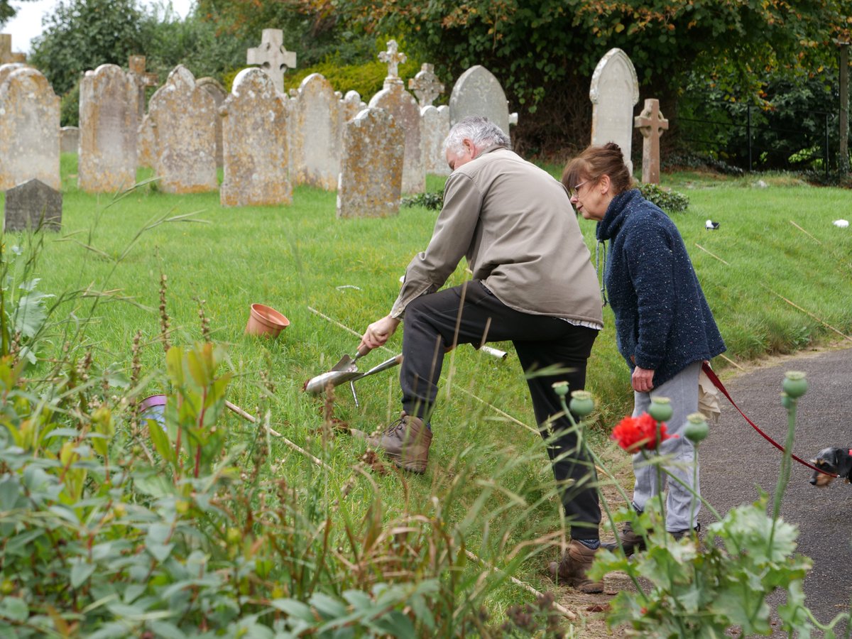 CofEDevon's tweet photo. The St Boniface Way pilgrims are on their way to Newton St Cyres after a stop in Shobrooke, where members of the community were planting 300 crocus bulbs in the churchyard at St Swithun's.
#pilgrimage #devonpilgrim
@PilgrimageDevon https://t.co/kcjYVyrhhM