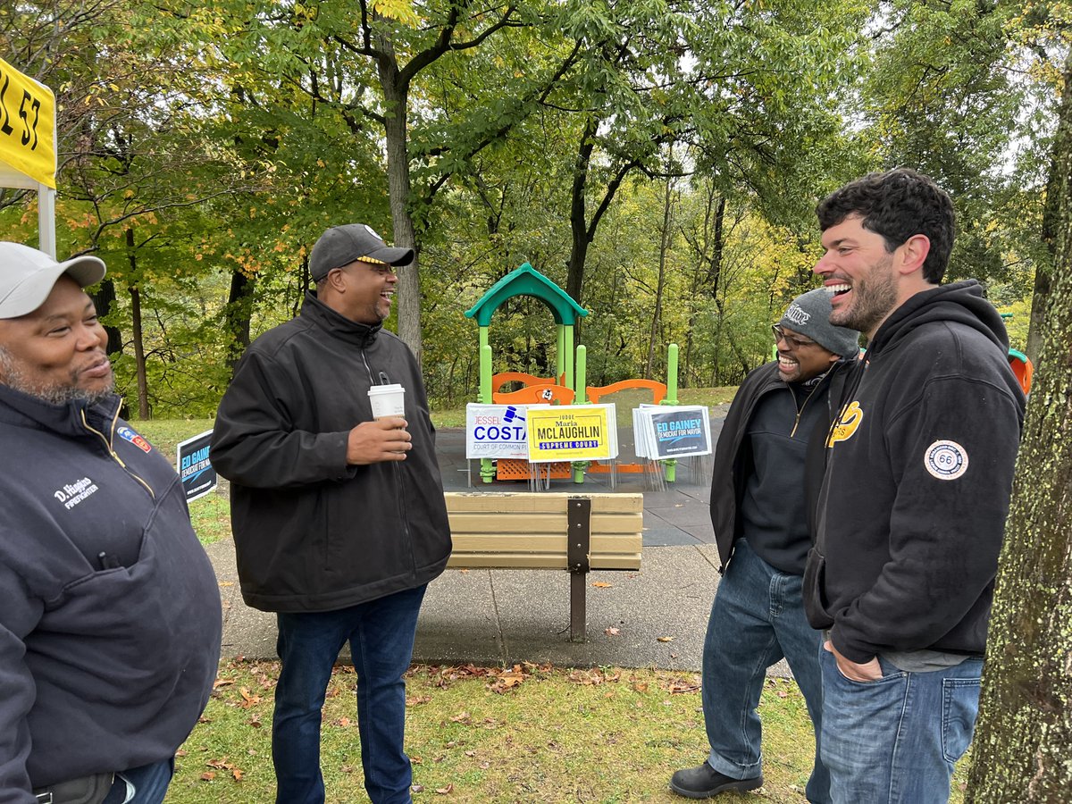 gainey_ed's tweet photo. CommUnity. Good Morning 🌞
I want to thank @dc57iupat, @seiuhcpa, and @66Operating for their support! We are out here this morning working to build a better Pittsburgh for all! We have 10 days — let’s go get it! https://t.co/dBp4FAvaS3