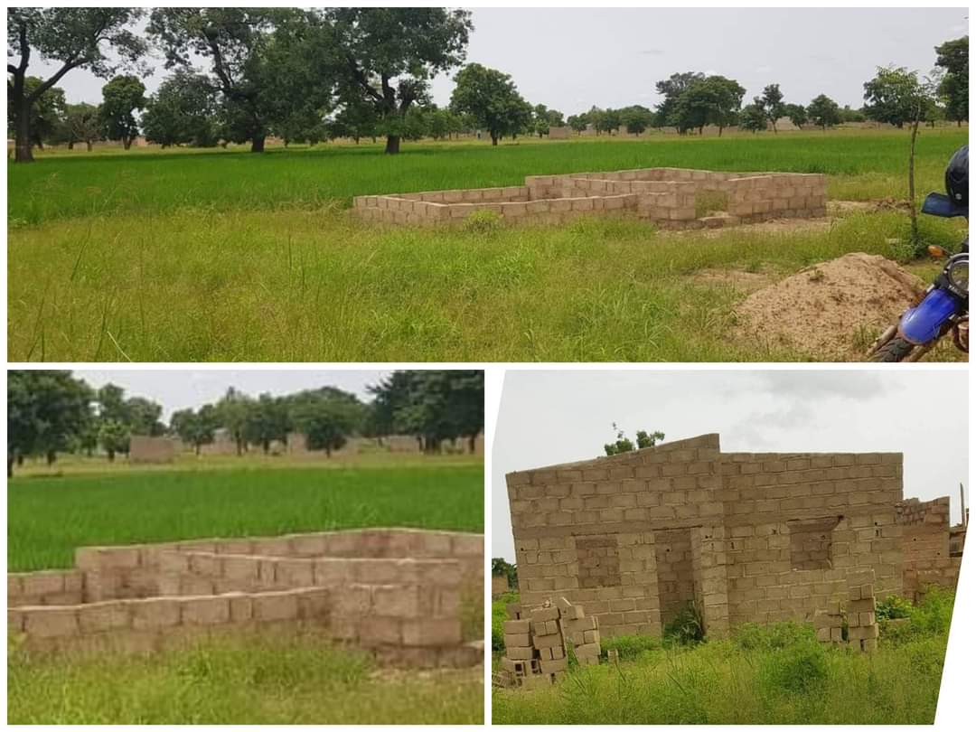 #Burkina : Un bas-fond rizicole de 20ha, exploité en 2020 par 80 producteurs, dans la commune de Saaba, #Ouagadougou, a été vendu à des promoteurs immobiliers qui l'ont parcellé et revendu. Il a été élu meilleur bas-fond rizicole du #Centre en 2020.👉👉👉facebook.com/1535855658/pos…
