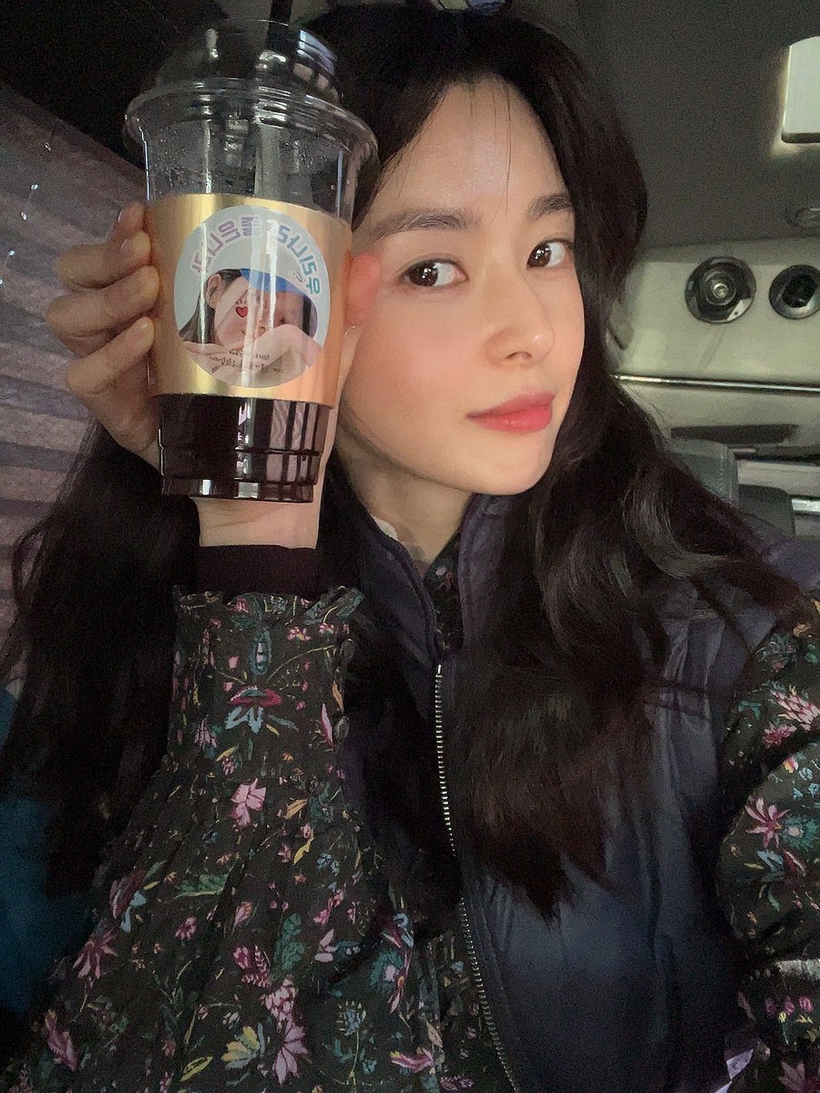 KwonNaraUpdates's tweet photo. 211023 | Kwon Nara shared these photos on kakao (Nara Fans) open group chatroom. โค๐
"์ค๋์ ์
์นด๋ฅผ ์ฐ์์ด์~ ๋ด๋ง์์ ๋ด๐"
#KwonNara #๊ถ๋๋ผ #Bulgasal #๋ถ๊ฐ์ด #TheImmortal #MinSangwoon #MinSangUn #OhSooah #HongDain https://t.co/ajgHCK062J