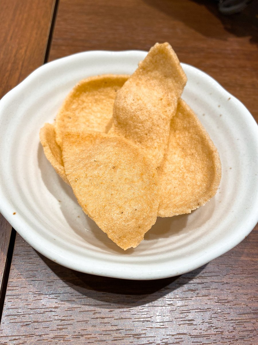 jdwpma51dmp2's tweet photo. アジアティークさんのチキンビリヤニ。

うーん、炒めてあるせいかオイリーであまり味が感じられないのが残念…パクチーは中にも入ってて多め。
友人の頼んだカレーもディナータイムのせいか元々か、ライスもナンも付いておらず別途注文。
コスパもよくないし、次はもういいかなぁ(˘•ω•˘) https://t.co/hjZtdafzeV