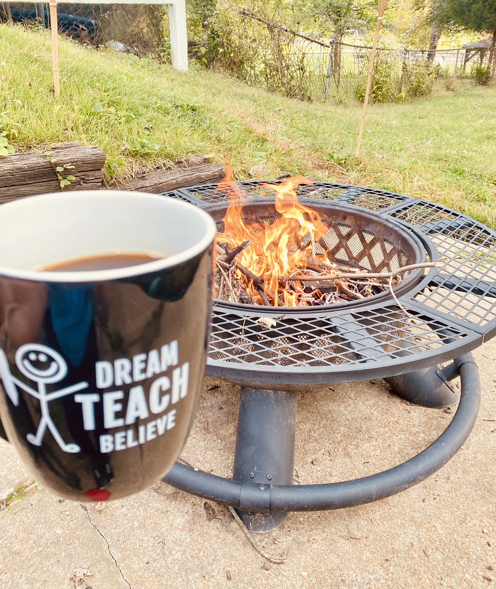 ReseMeres's tweet photo. #fallweather #teacherlife #metime https://t.co/JypndPCS8A