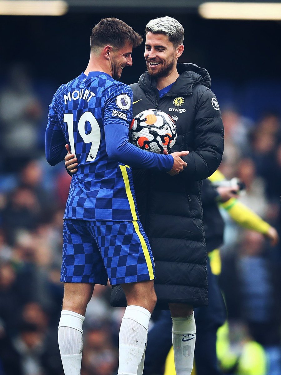 StakeFootball's tweet photo. Mason Mount 💙 Jorginho https://t.co/ICp1zBYYl1