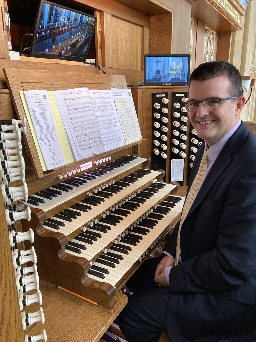 OrganistPaul's tweet photo. First weekend with Priory Voices since 2019. Enjoying finding my way around the magnificent 2010 Harrison &amp; Harrison organ in St Edmundsbury Cathedral. https://t.co/YFN6dXjEWm