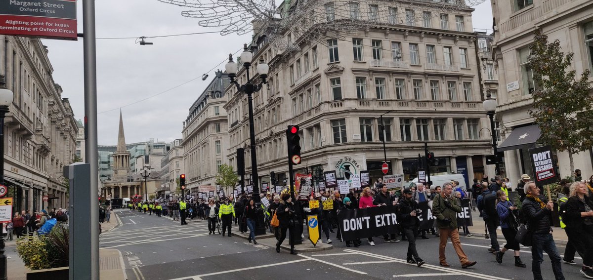 JulianAssange's tweet photo. Images from todays huge March for Assange in London, highlighting the ongoing political persecution of the publisher ahead of next weeks 27-28 October court hearing #FreeAssangeNOW https://t.co/QZpt7Smtcr
