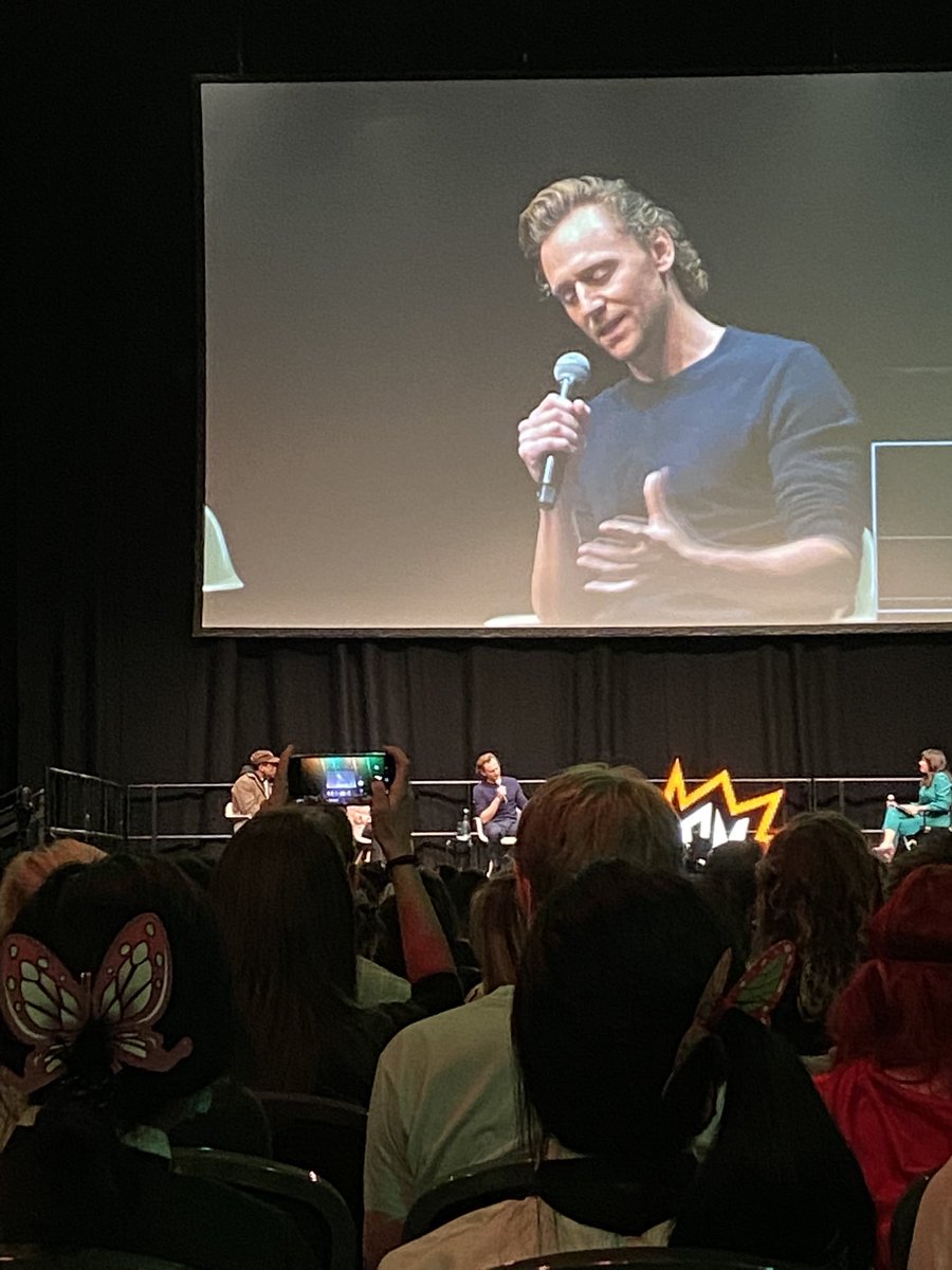 aciddepp's tweet image. IT WAS SO GOOD OMG #MCMComicCon #TomHiddleston