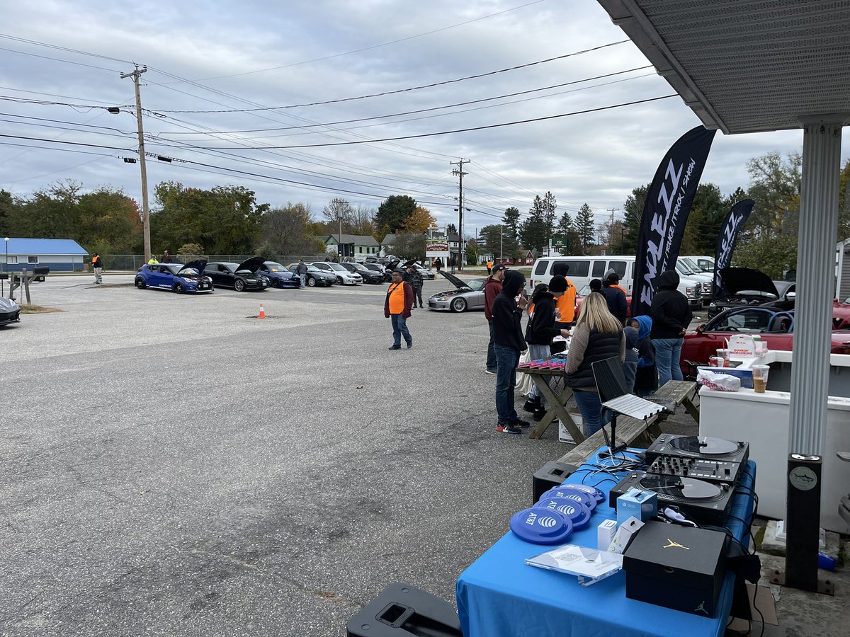 What a good day to be at a car show showing love and support for the community with <a href="/TylerEastman13/">Tyler Eastman</a>!  Driving that signature business! <a href="/ATT/">AT&T</a> <a href="/JessRacine8/">Jess Conforto</a> @dee_sims207 <a href="/TheRealOurNE/">#OurNE</a> <a href="/keroninc/">Keron Incarnato</a> <a href="/LillardDerick/">Derick Lillard</a>
